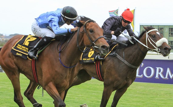 Inara holds on to beat a flying Athina down the inside rail (Bay Media)