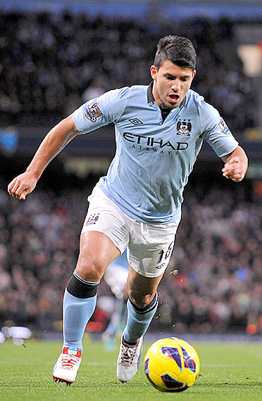 Soccer - Barclays Premier League - Manchester City v Aston Villa - Etihad Stadium