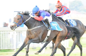 Play The Music! Heavy Metal (S'manga Khumalo) charges clear of Meissa