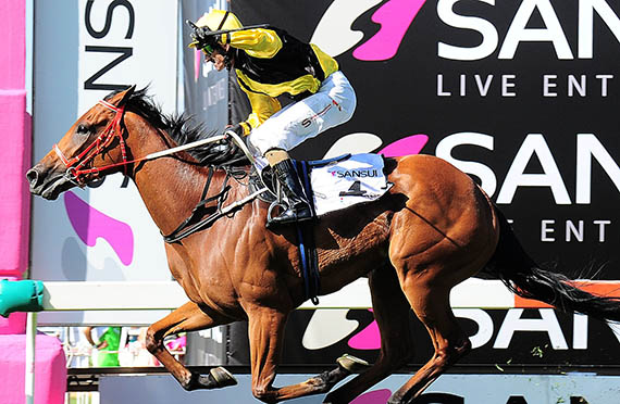 Close The Gap winning the Gr3 Fillies Mile in Turffontein 30 November 2013