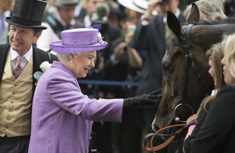 HRH The Queen with Estimate after the 2013 Gold Cup victory