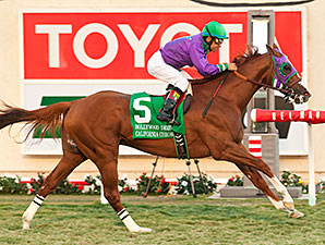 California Chrome wins the Hollywood Derby