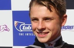 Lyle Hewitson - rides Velvet Wind