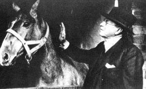 Henry Nourse with 1903 July winner Peerless