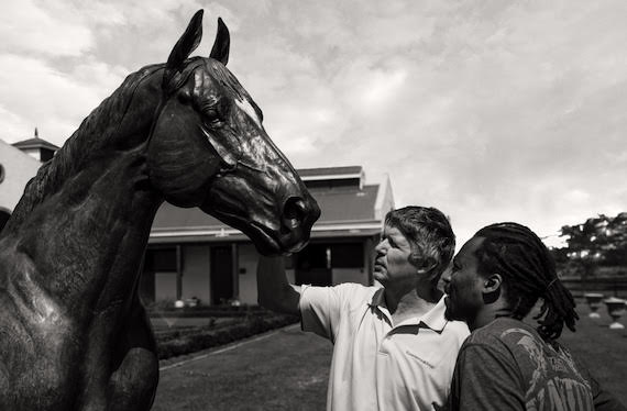 Robin Rugare, John Koster, Robin Rugare, Captain Al sculpture (photo: Michael Story)