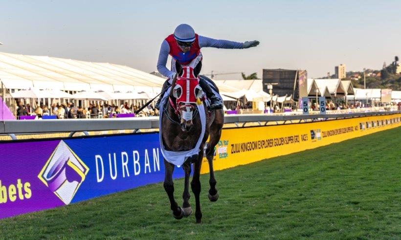 Quid Pro Quo (Smanga Khumalo) makes her first run at the Durban track look so easy (Pic - Candiese Lenferna)