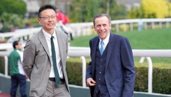John Size (right) and his assistant trainer Adrian Chow (Pic - HKJC)
